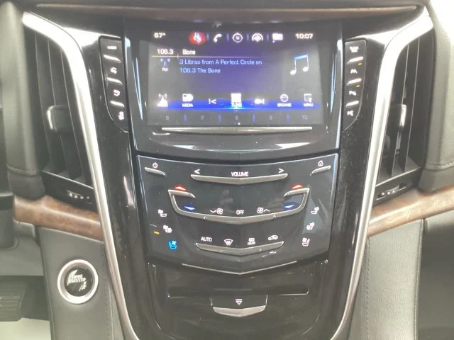 Used 2020 Crystal White Cadillac Luxury image 11