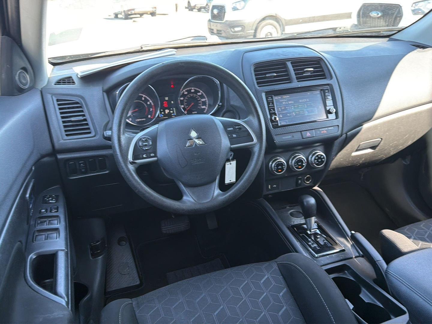Used 2021 Labrador Black Metallic Mitsubishi ES image 18
