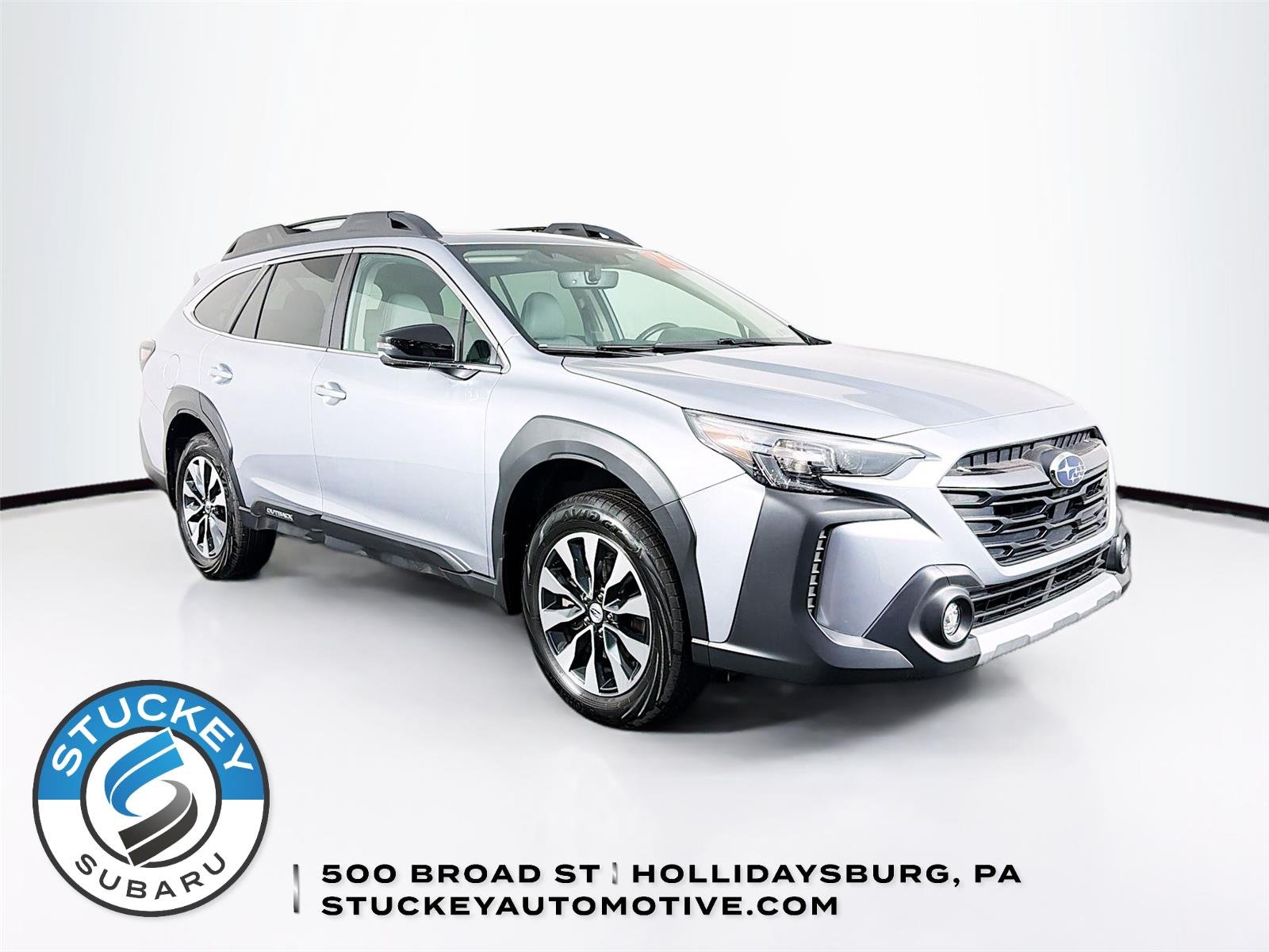Used 2025 Ice Silver Metallic Subaru Limited image 1