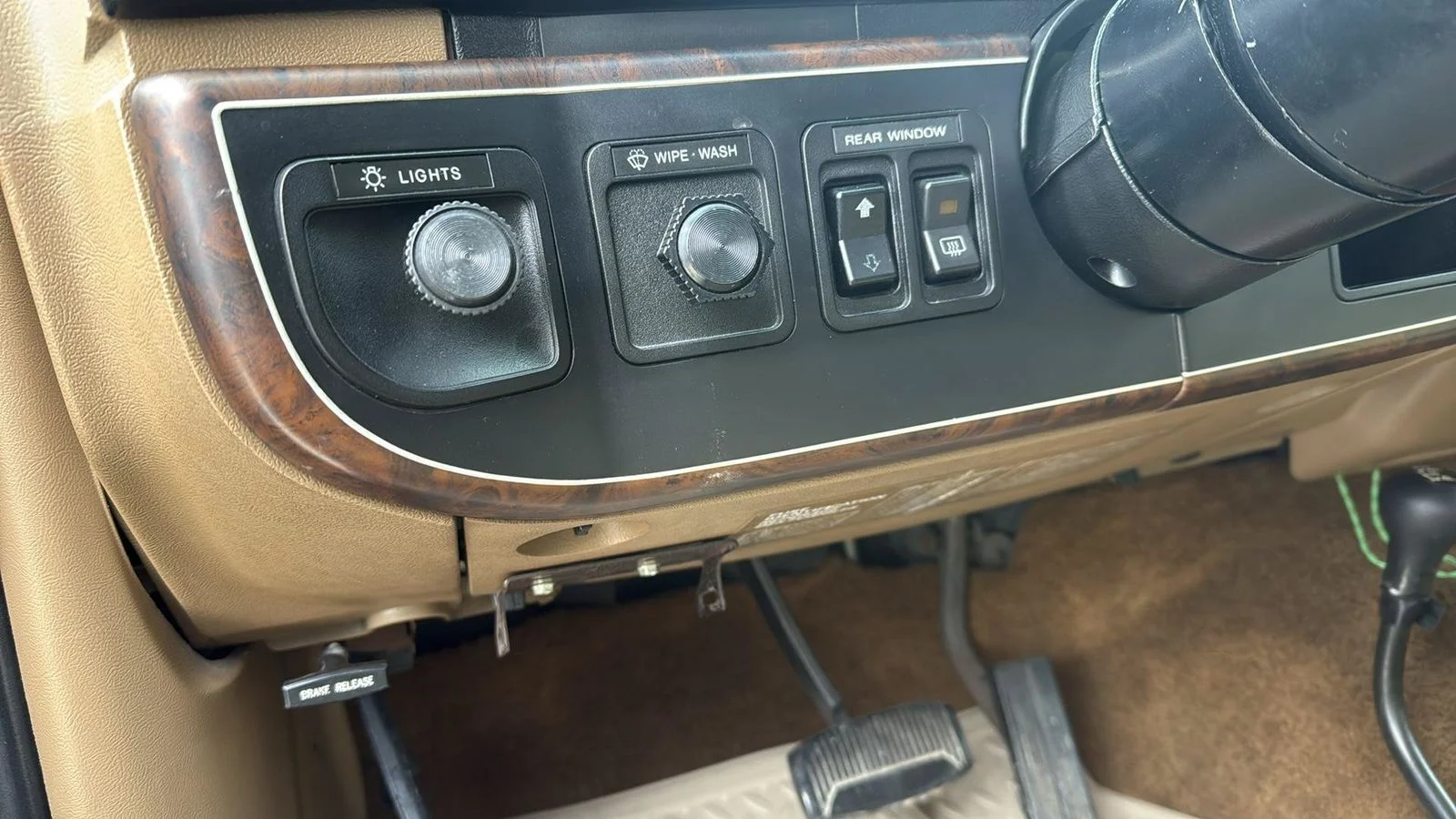 Used 1988  Ford XLT image 56