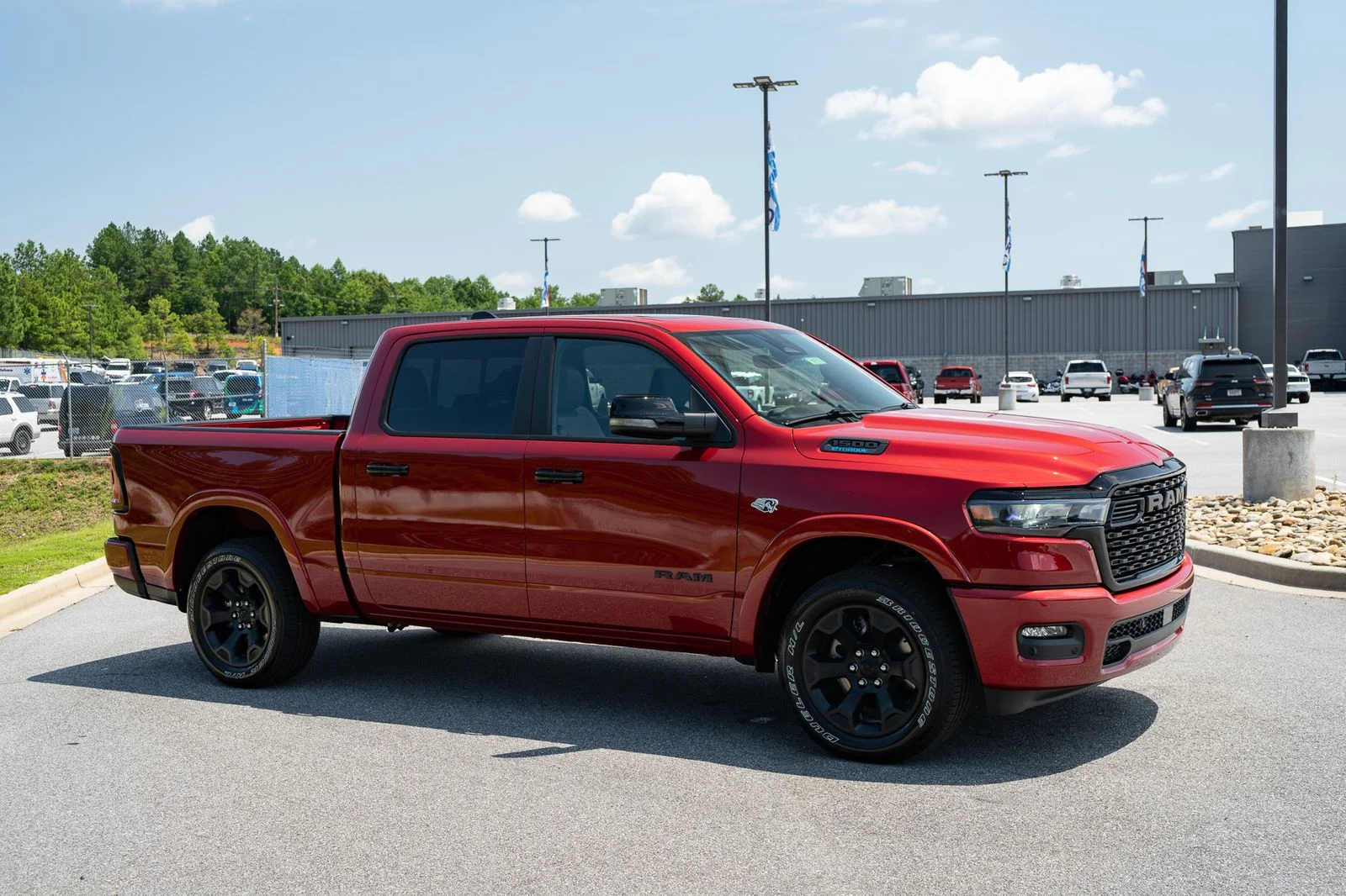 New 2026 Molten Red Pearl-Coat Exterior Paint RAM Big Horn/Lone Star image 12