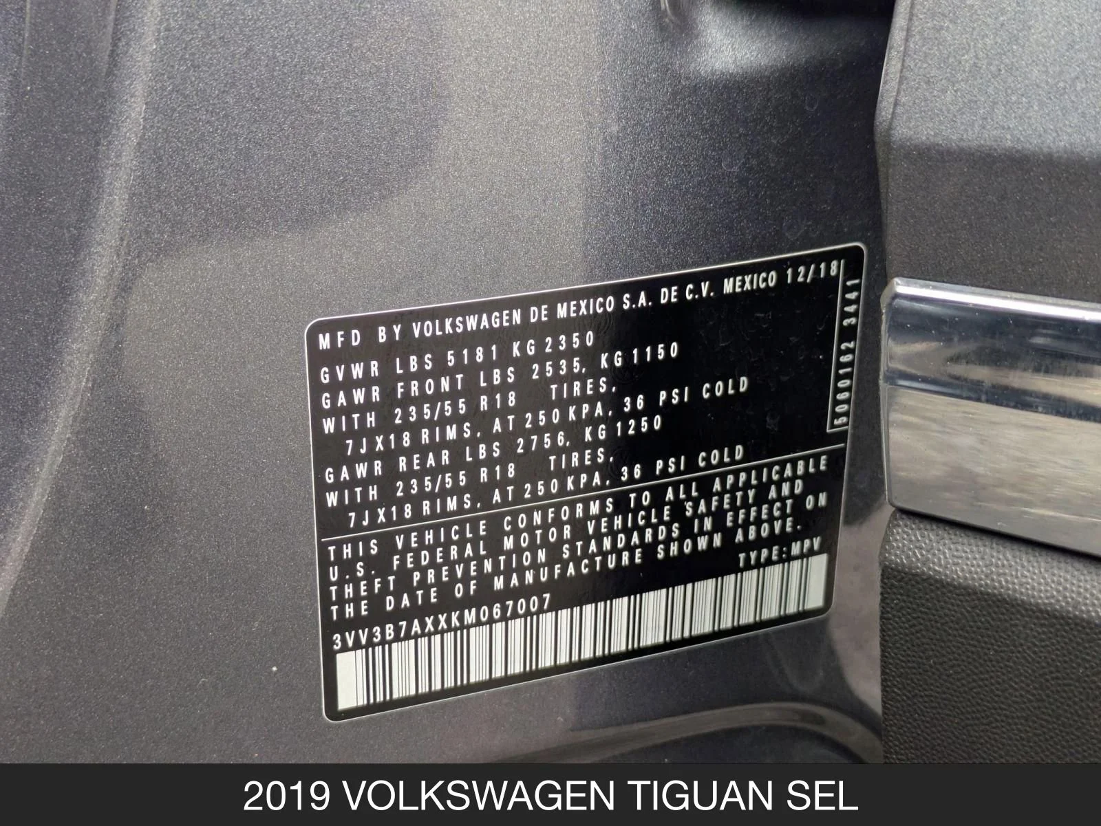 Used 2019 Platinum Gray Metallic Volkswagen SE image 27