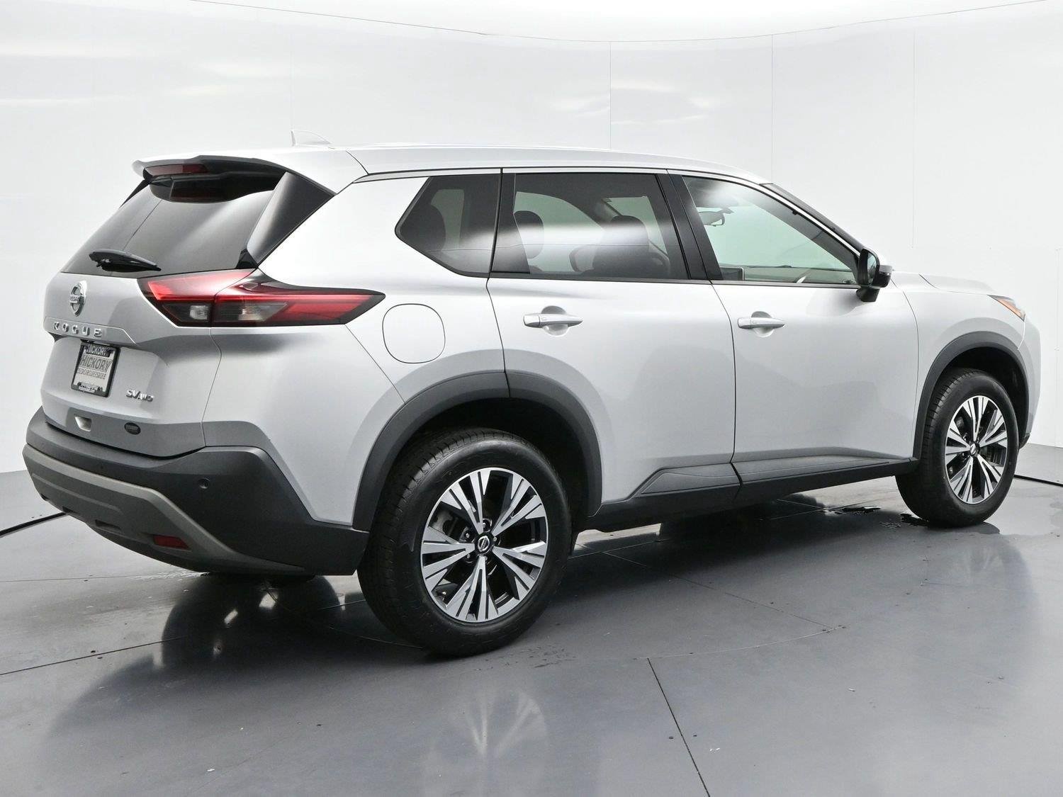 Used 2021 Brilliant Silver Metallic Nissan SV image 6