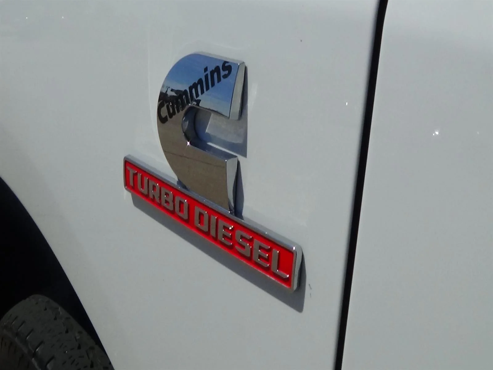 Certified Used 2024 Bright White Clear Coat (pw7) RAM Laramie image 15