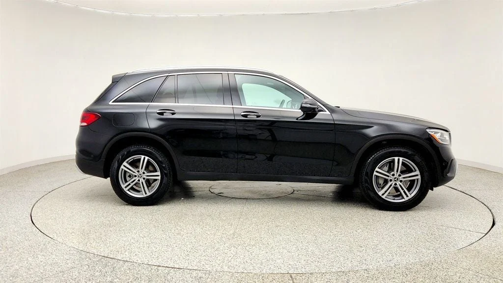 Used 2022 Black Mercedes-Benz GLC 300 SUV w/ Panorama Sunroof & Digital Instrument Cluster image 4