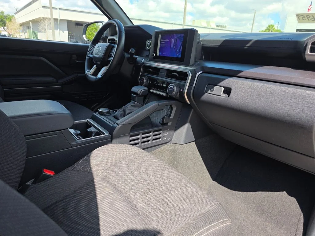 Used 2025  Toyota SR5 image 13