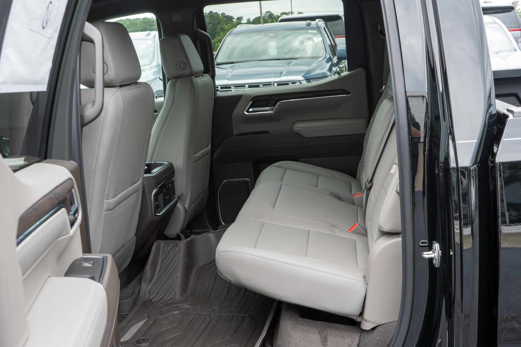 2026 GMC Sierra 1500 SLT - Photo 30