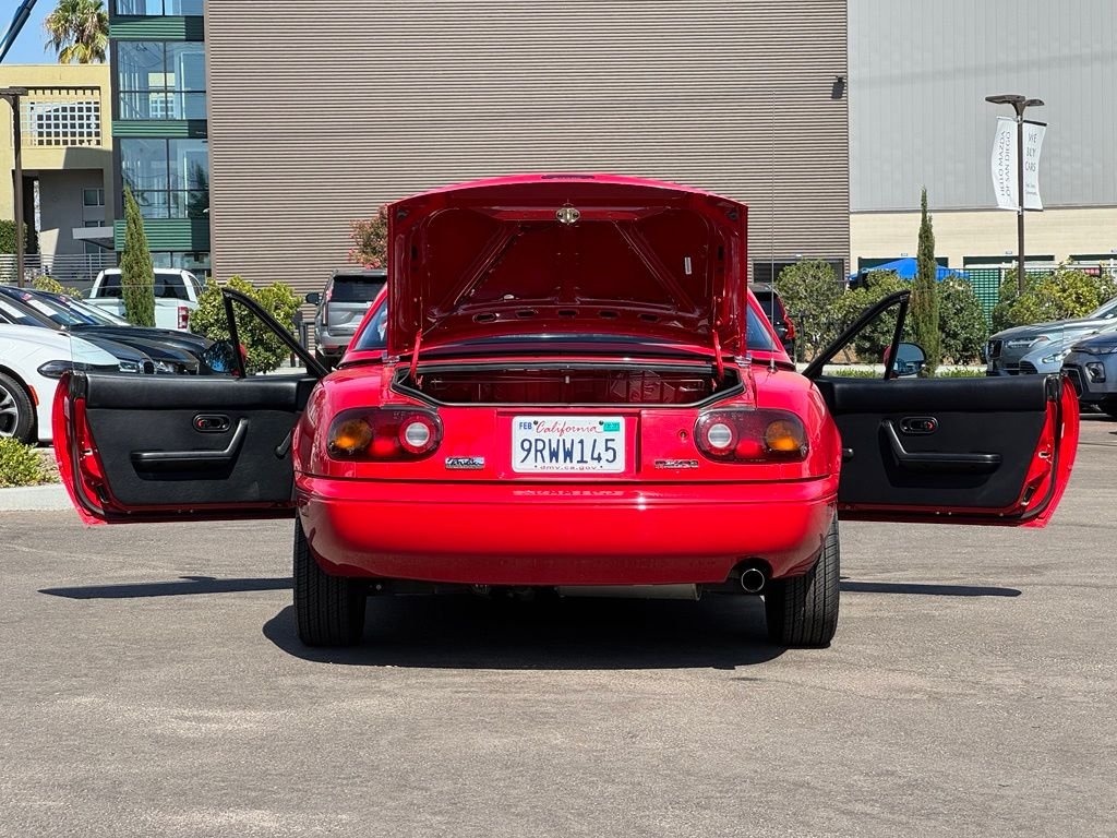 Used 1990 Classic Red Mazda Base image 27