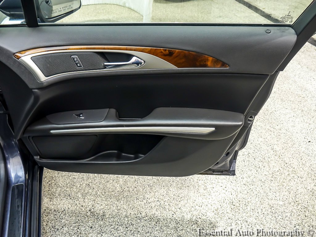 Used 2013 Quartz Metallic Lincoln Base image 22