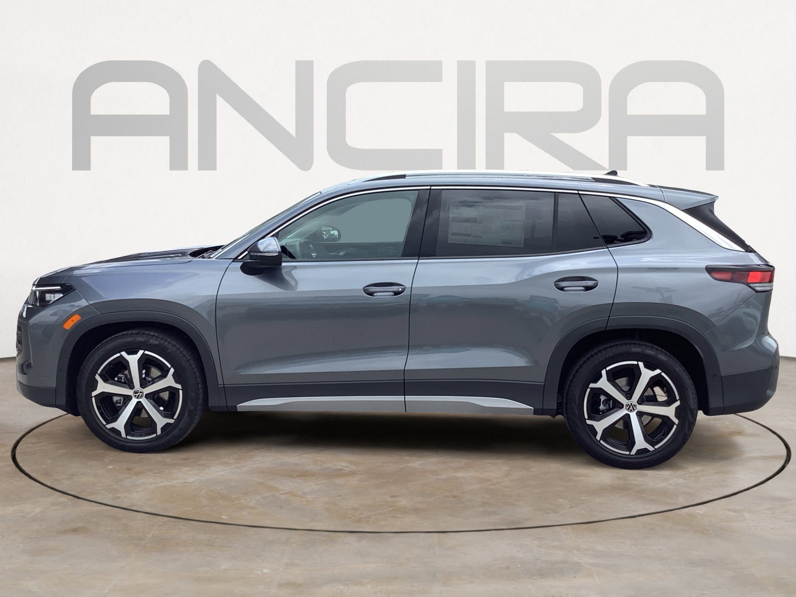 New 2025 Platinum Gray Metallic Volkswagen SE image 5