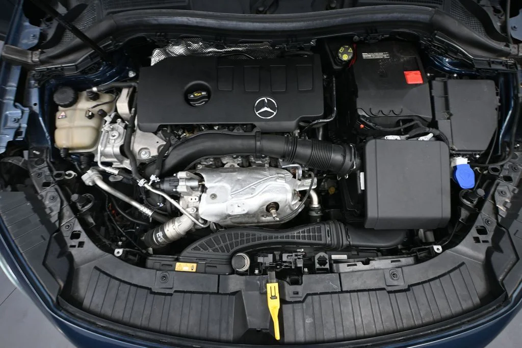 Used 2022 Blue Mercedes-Benz GLA 250 image 40