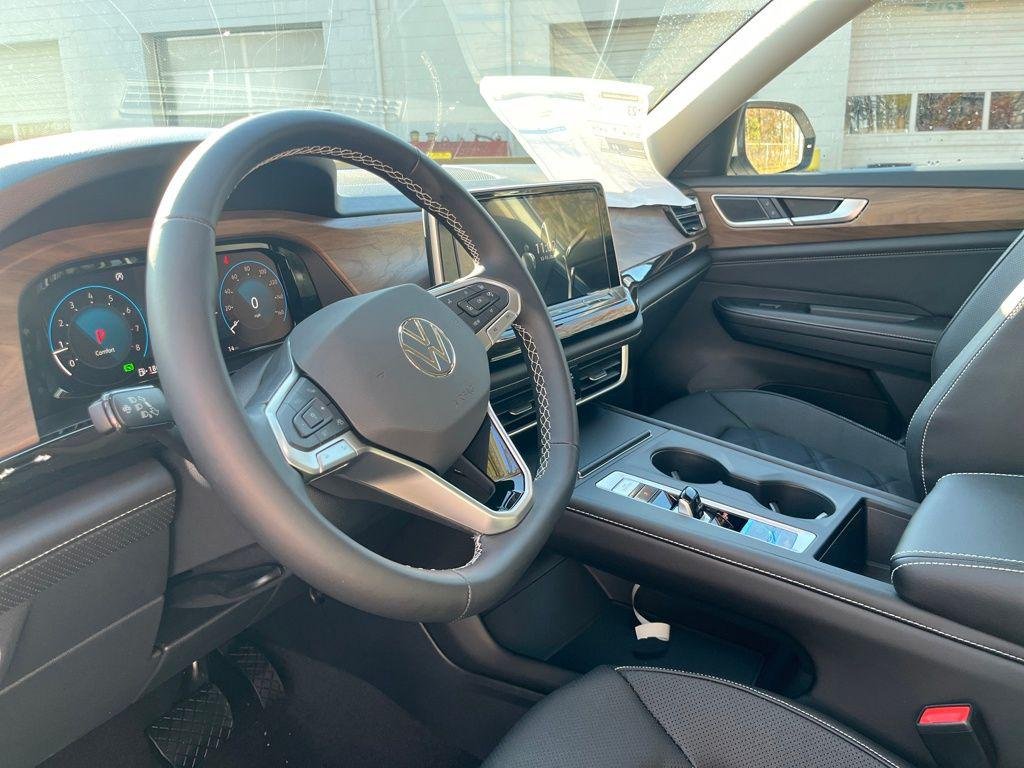 New 2026 Opal White Pearl Volkswagen 2.0T SE image 5