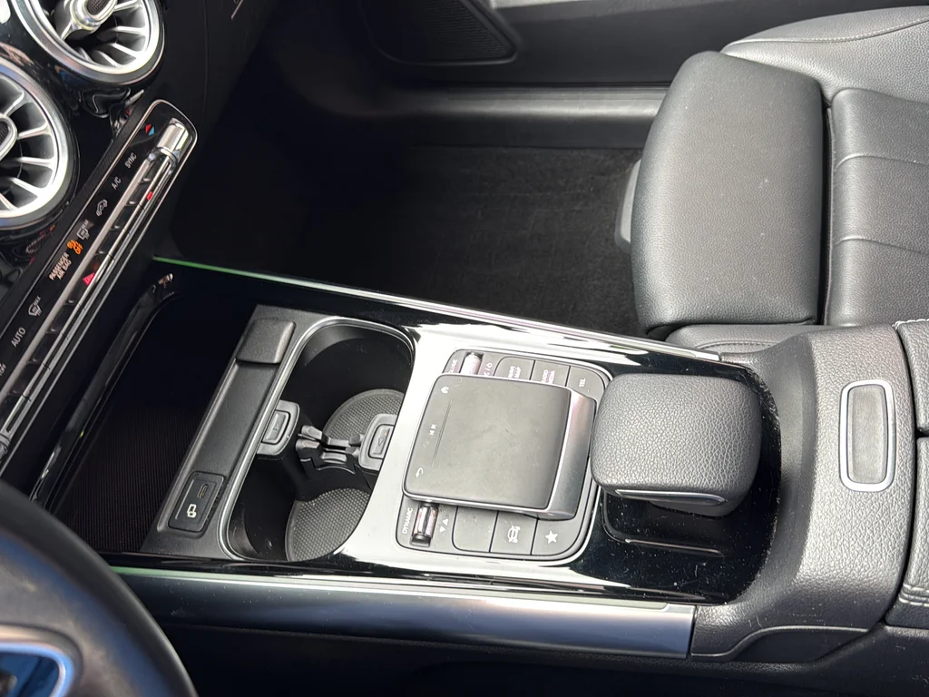 Used 2021 Black Mercedes-Benz GLA 250 image 20