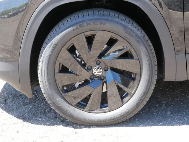 New 2026 Black Volkswagen 2.0T SE w/Technology image 5