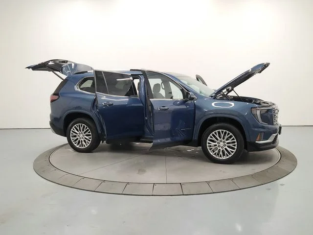 Used 2024  GMC Denali image 17
