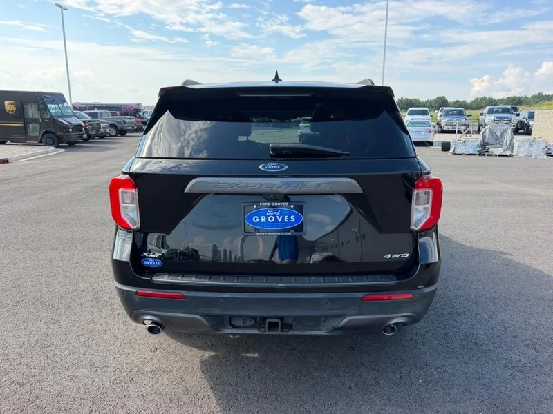 Certified Used 2022 Agate Black Metallic Ford XLT image 6