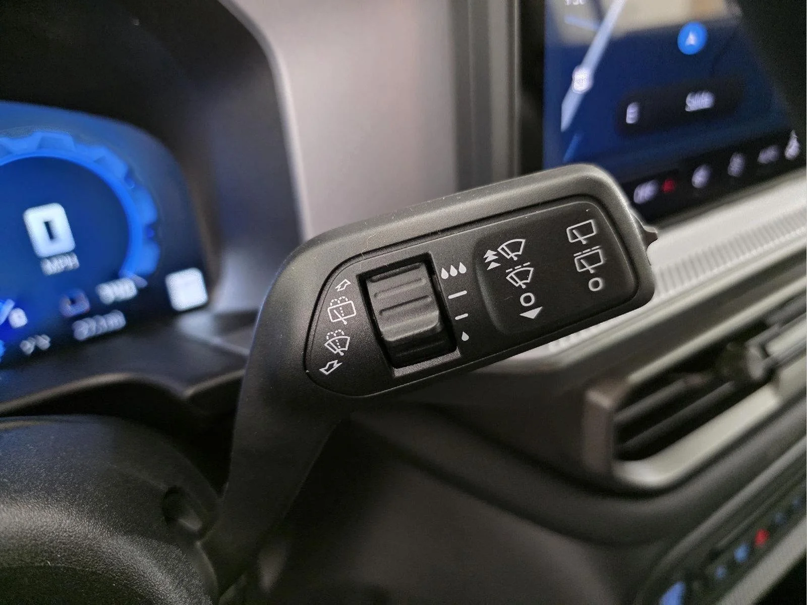 Used 2026 Carbonized Gray Metallic Ford Badlands image 32