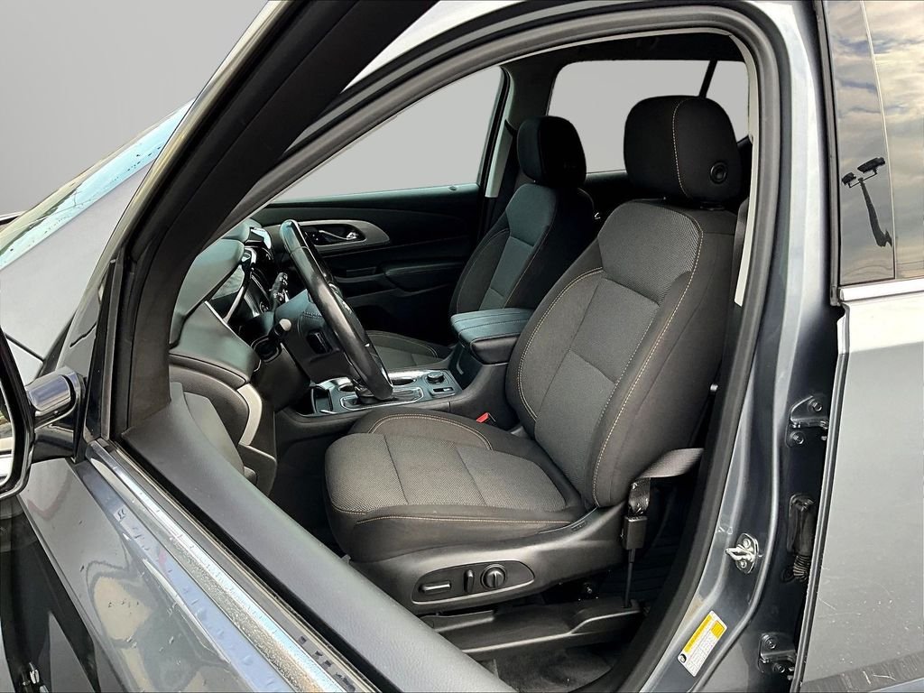 Used 2020 Gray Chevrolet LT image 25