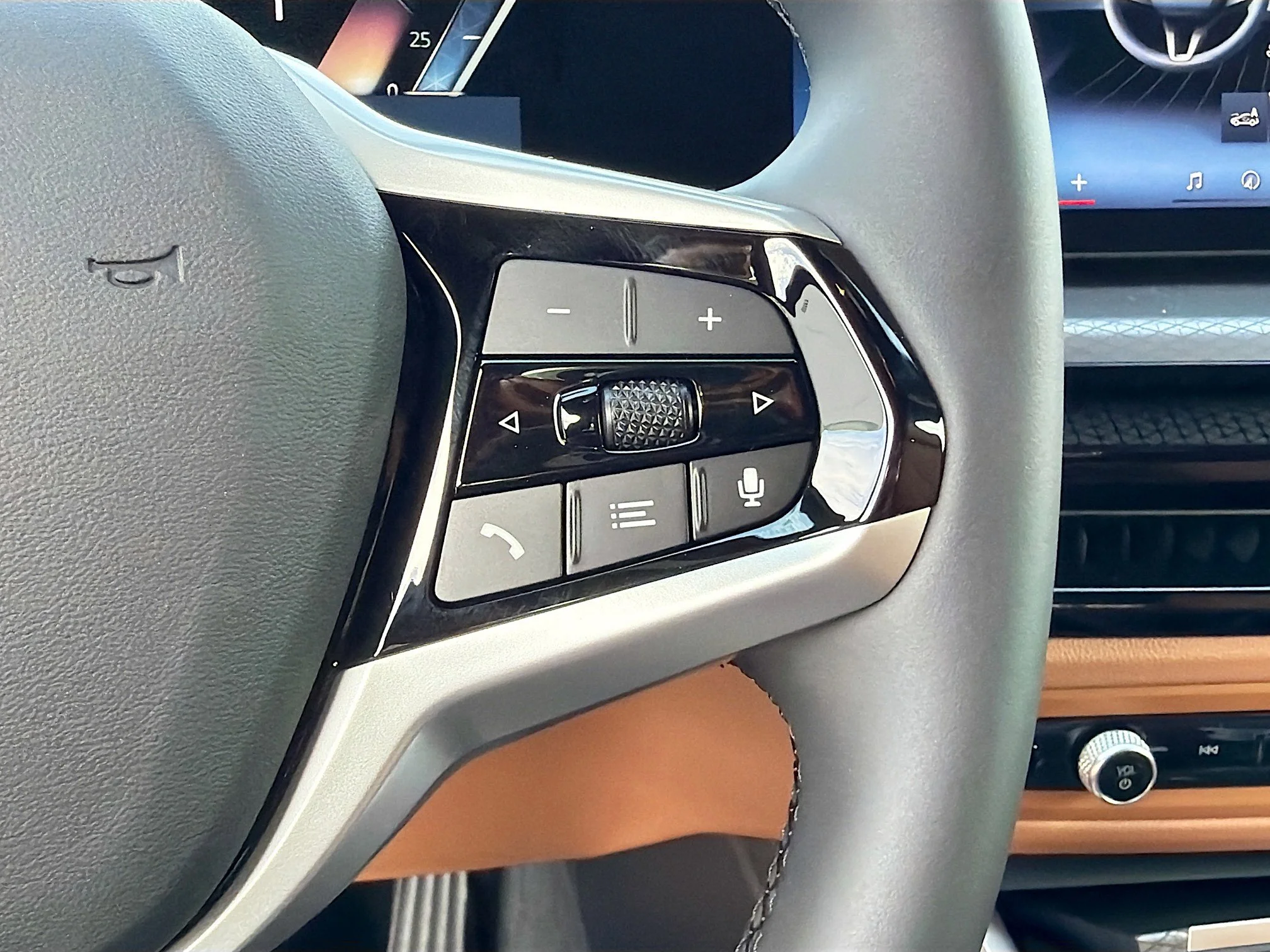 New 2026 Skyscraper Grey Metallic BMW eDrive40 image 38