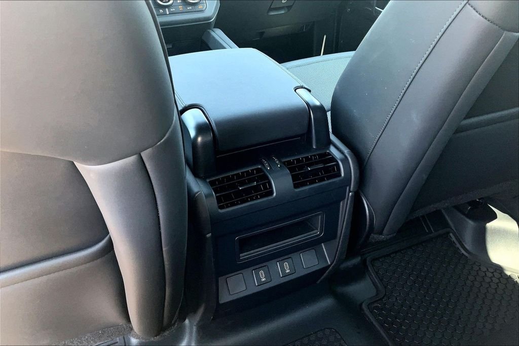 Used 2026 Green Land Rover S image 24