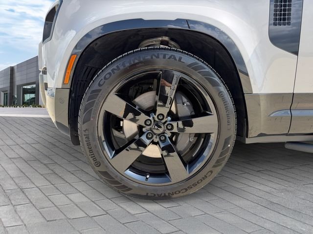 Certified Used 2026 Gray Land Rover X-Dynamic SE image 9