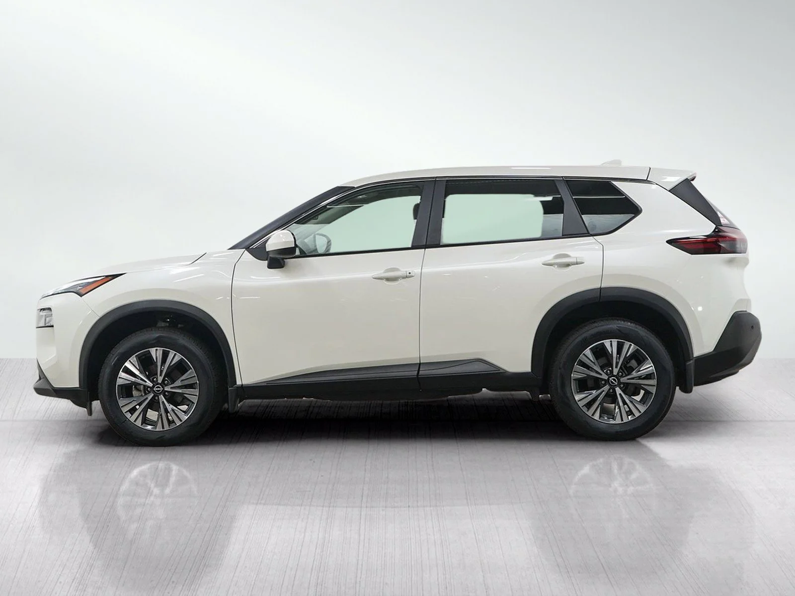 Used 2023 Nissan Rogue SV with VIN JN8BT3BB5PW487983 for sale in Minneapolis, Minnesota
