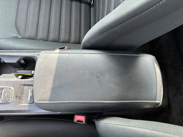 Used 2018 Silver Ford SE image 23