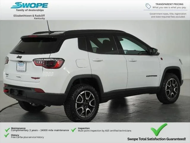 New 2026 Bright White Clear-Coat Exterior Paint Jeep Trailhawk image 3