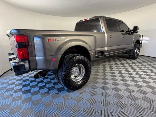 Used 2023 Gray Ford LARIAT image 7