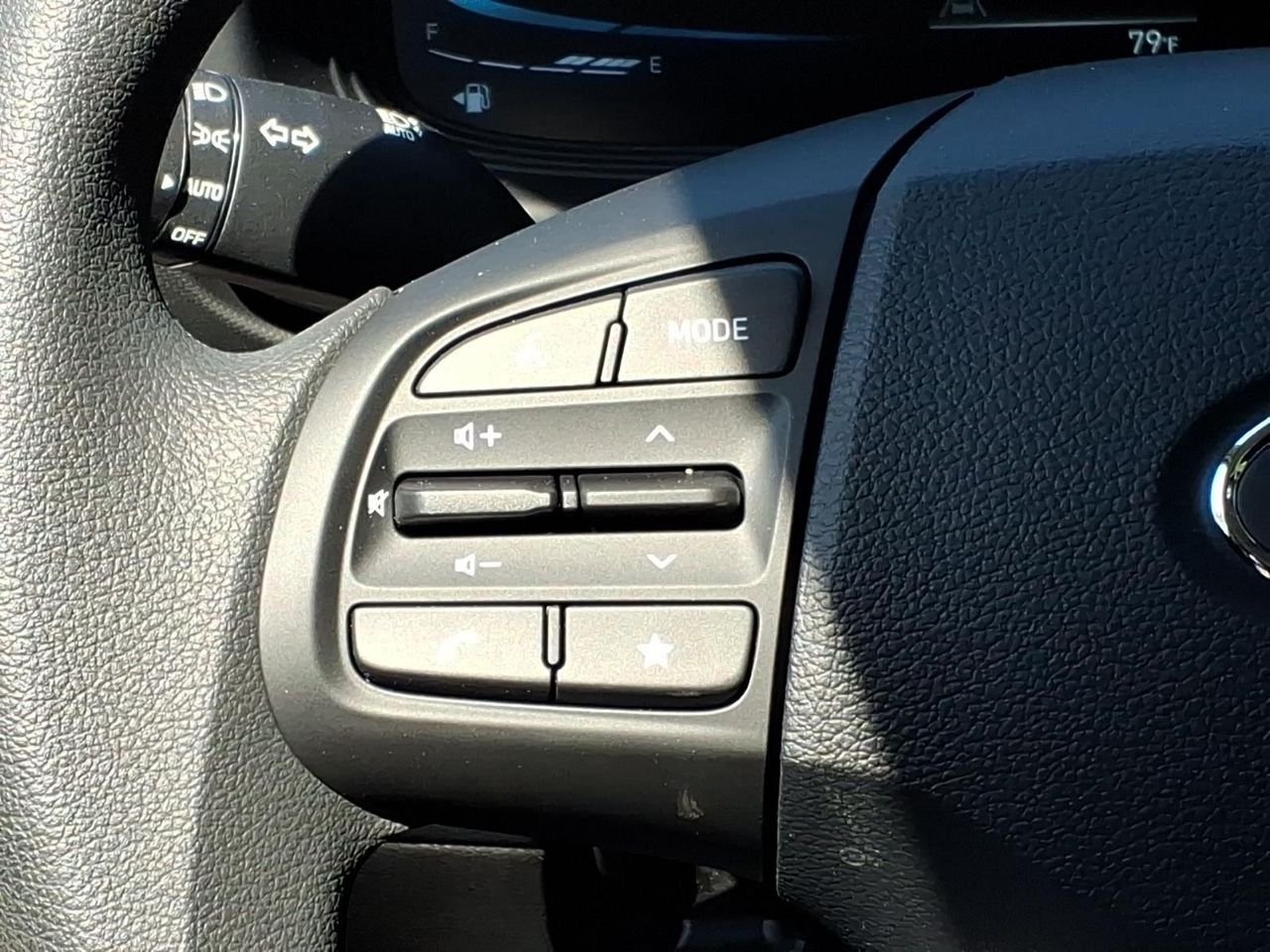 New 2026 Shimmering Silver Hyundai SE image 18
