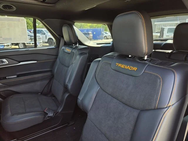 New 2026 Star White Metallic Tri-Coat Ford Tremor® image 32