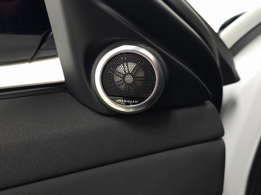 2025 LAND ROVER RANGE ROVER EVOQUE - Image 17