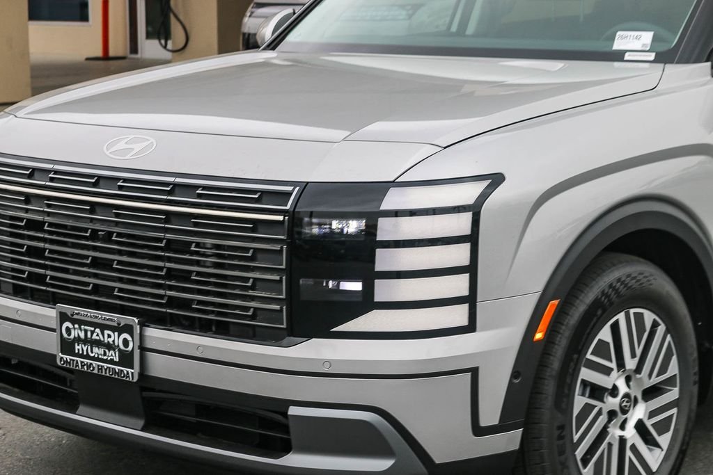 New 2026 Silver Hyundai SEL Premium image 4