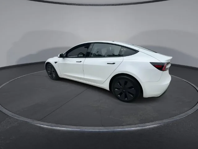 2025 Tesla Model 3 Long Range - Photo 5
