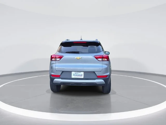 Used 2025 Gray Chevrolet LT image 7