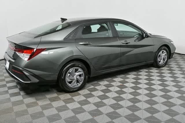 New 2026 Amazon Gray Hyundai SE image 5