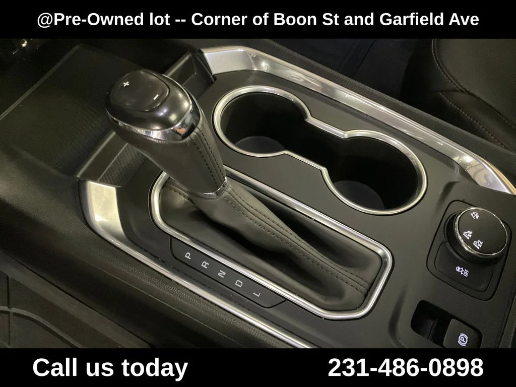 Used 2019 White Chevrolet 3LT image 25
