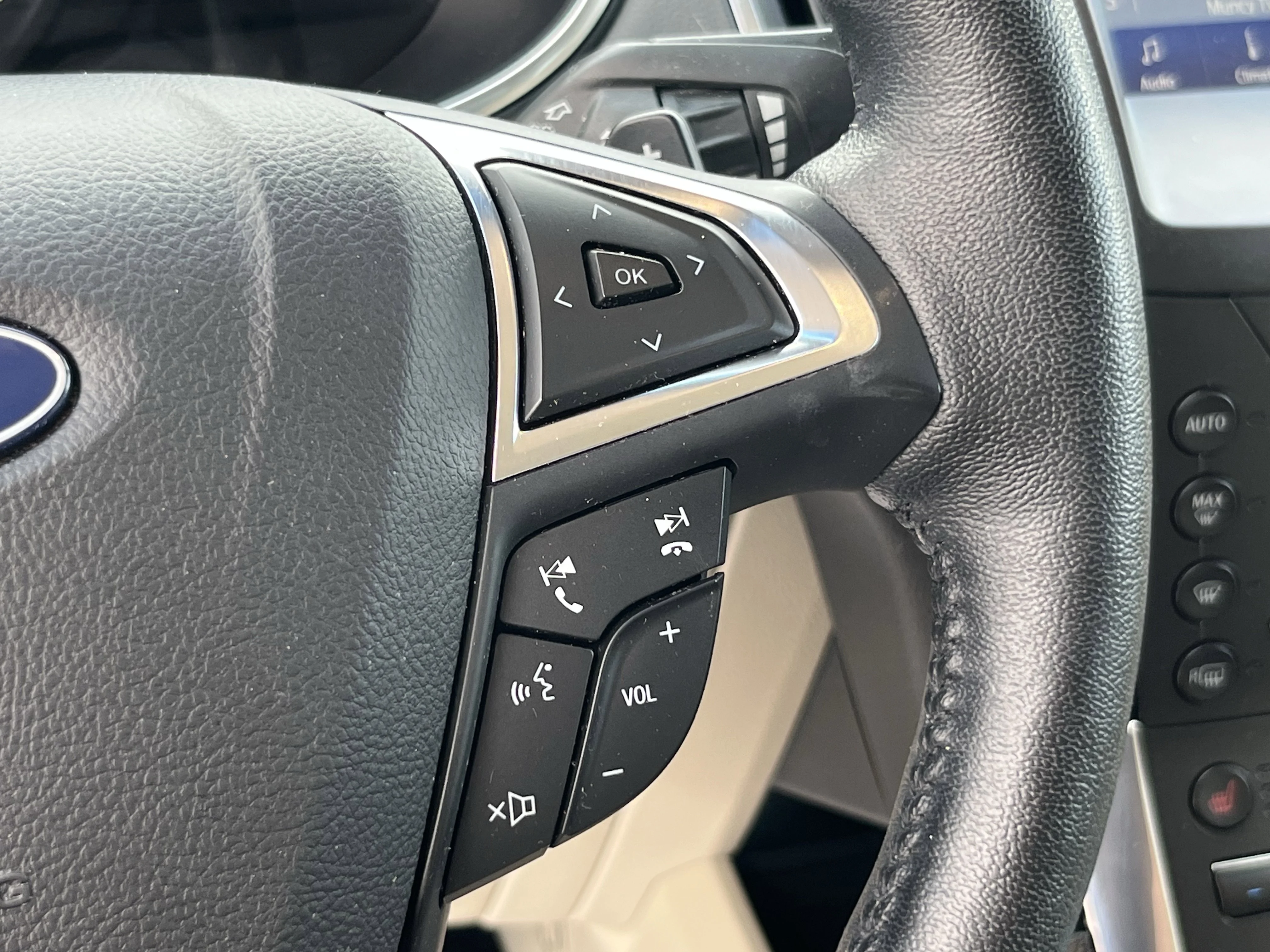 Used 2020 Green Metallic Ford Titanium image 28