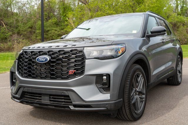 Used 2025 Carbonized Gray Metallic Ford ST image 2