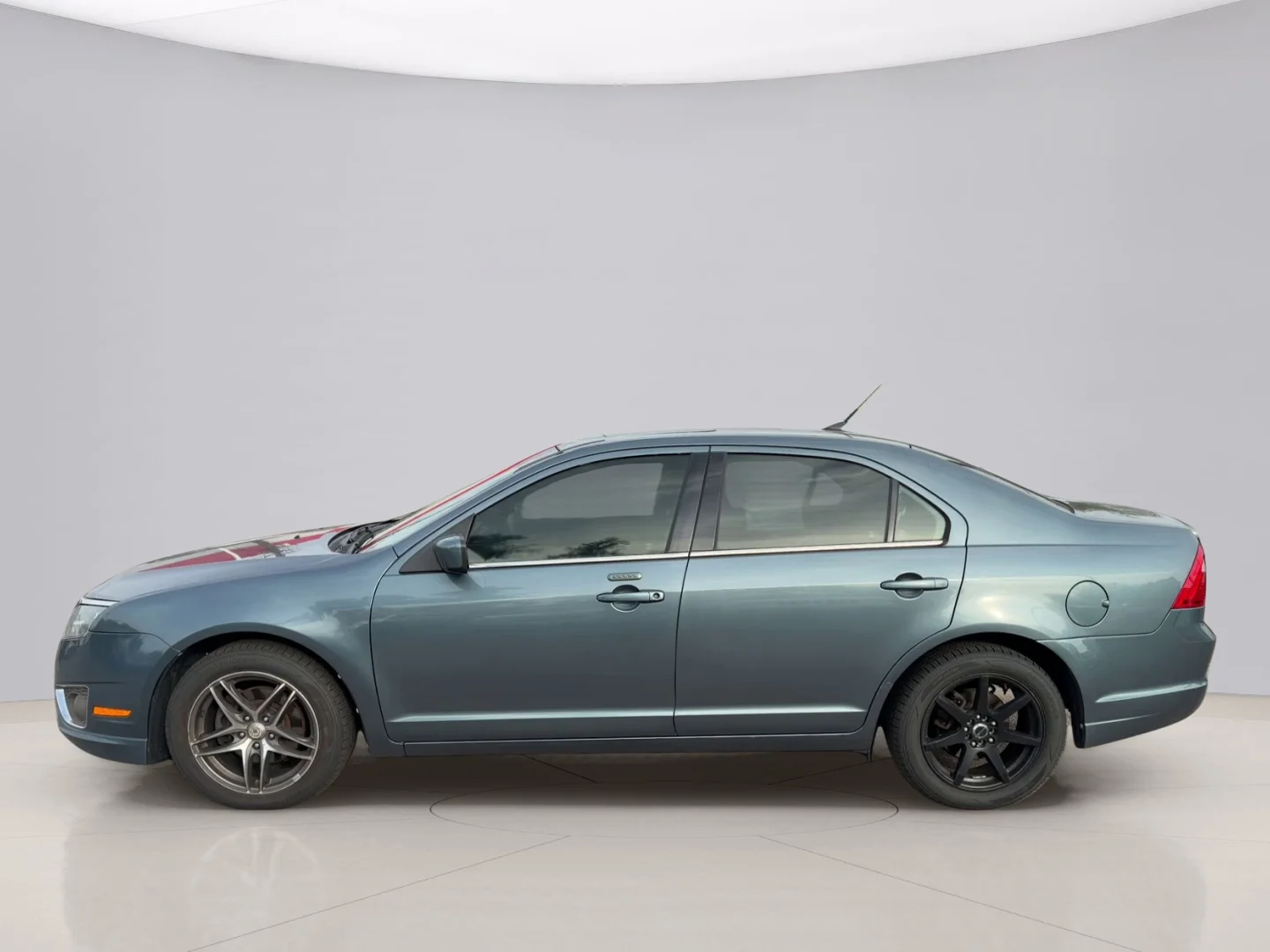 Used 2012 Blue Ford SEL image 2