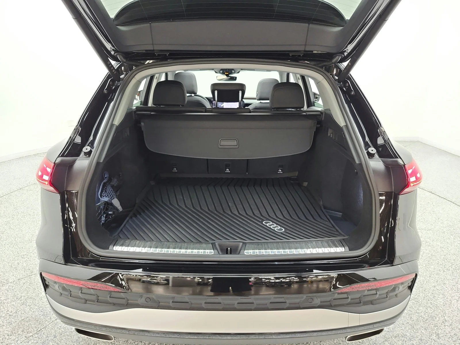 Used 2025 Mythos Black Metallic Audi Premium Plus image 18
