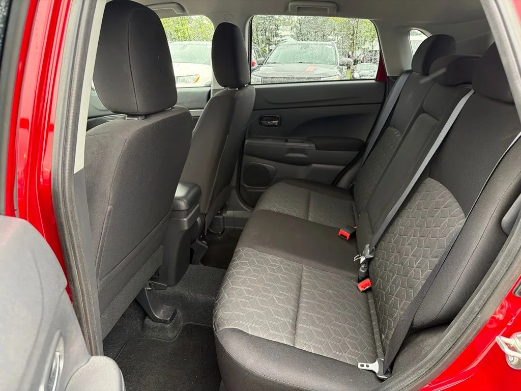 Used 2021  Mitsubishi 2.0 ES image 19