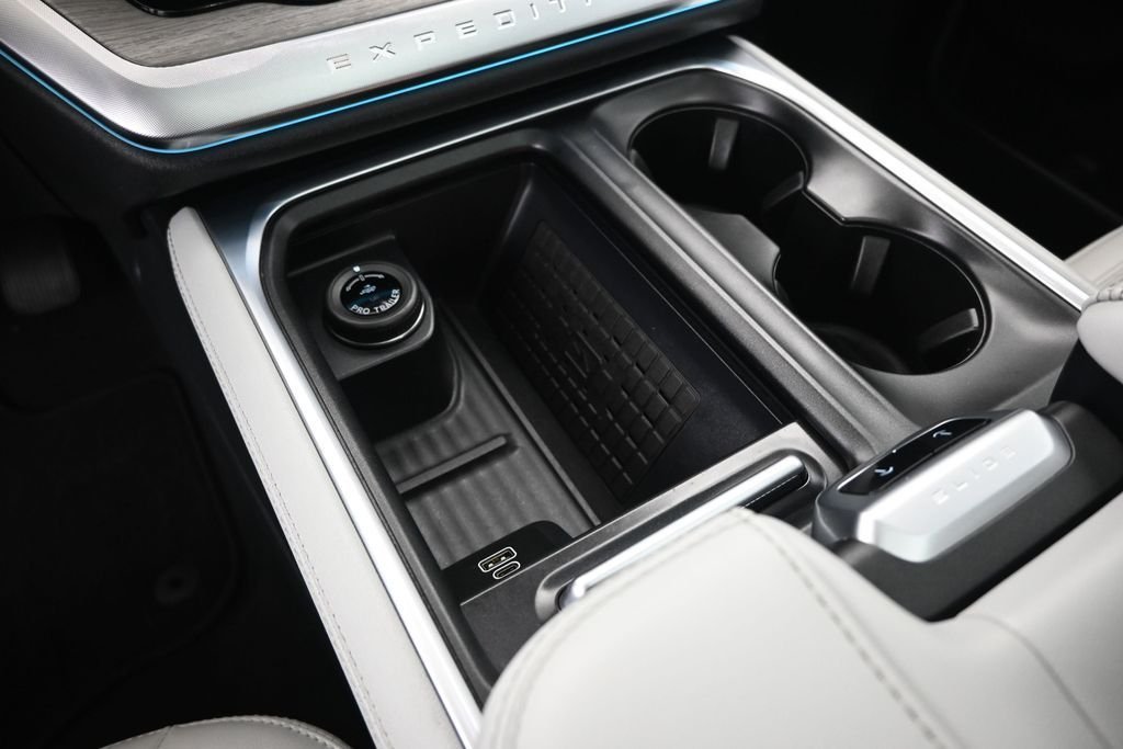 Used 2025 Silver Ford Platinum image 18