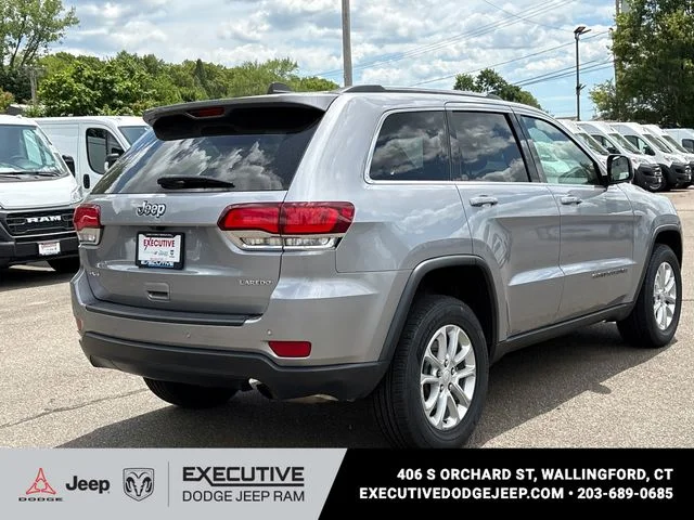 Used 2021 Silver Jeep Laredo E image 4