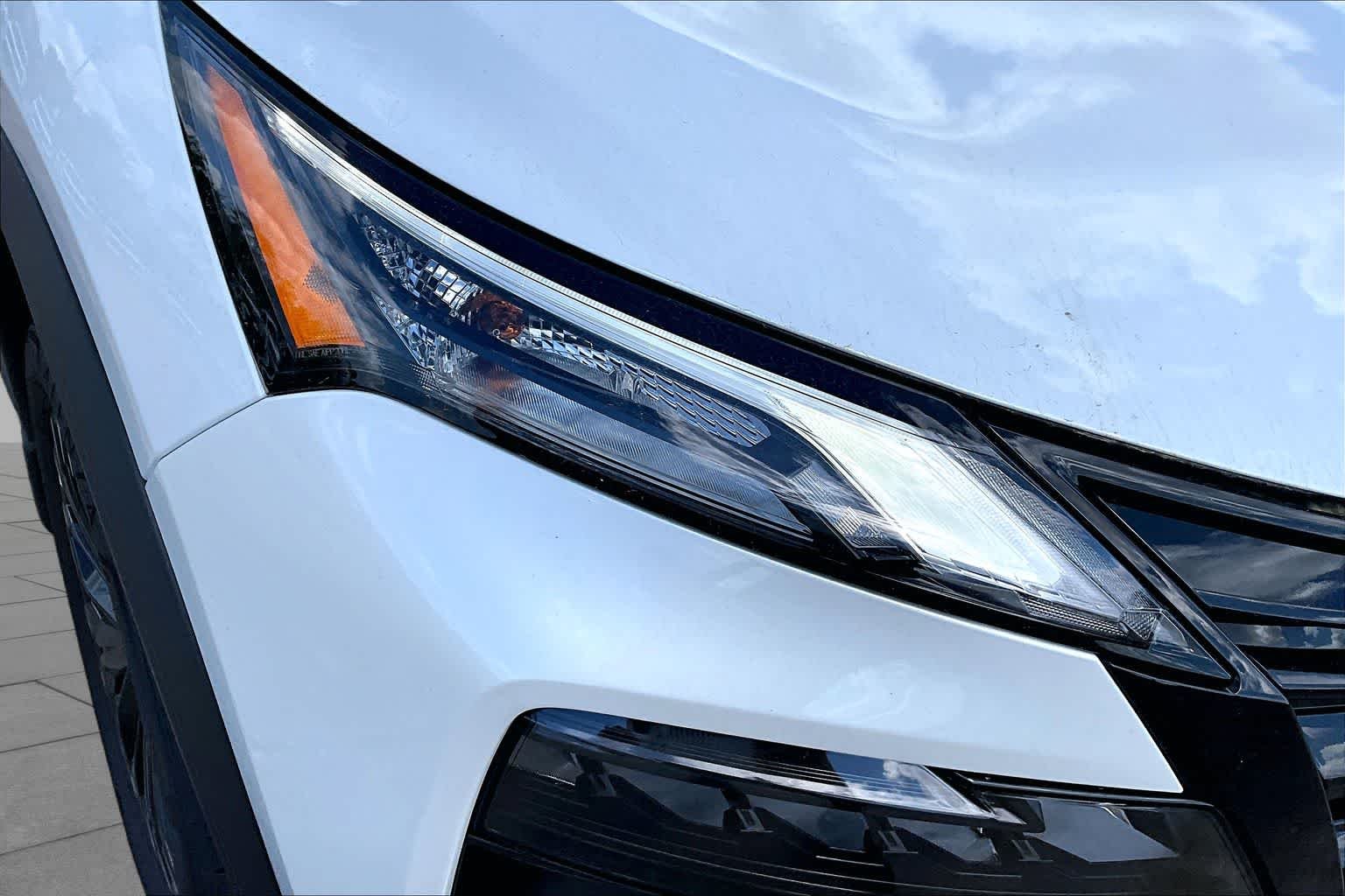New 2026 Everest White Pearl TriCoat Nissan Dark Armor image 19