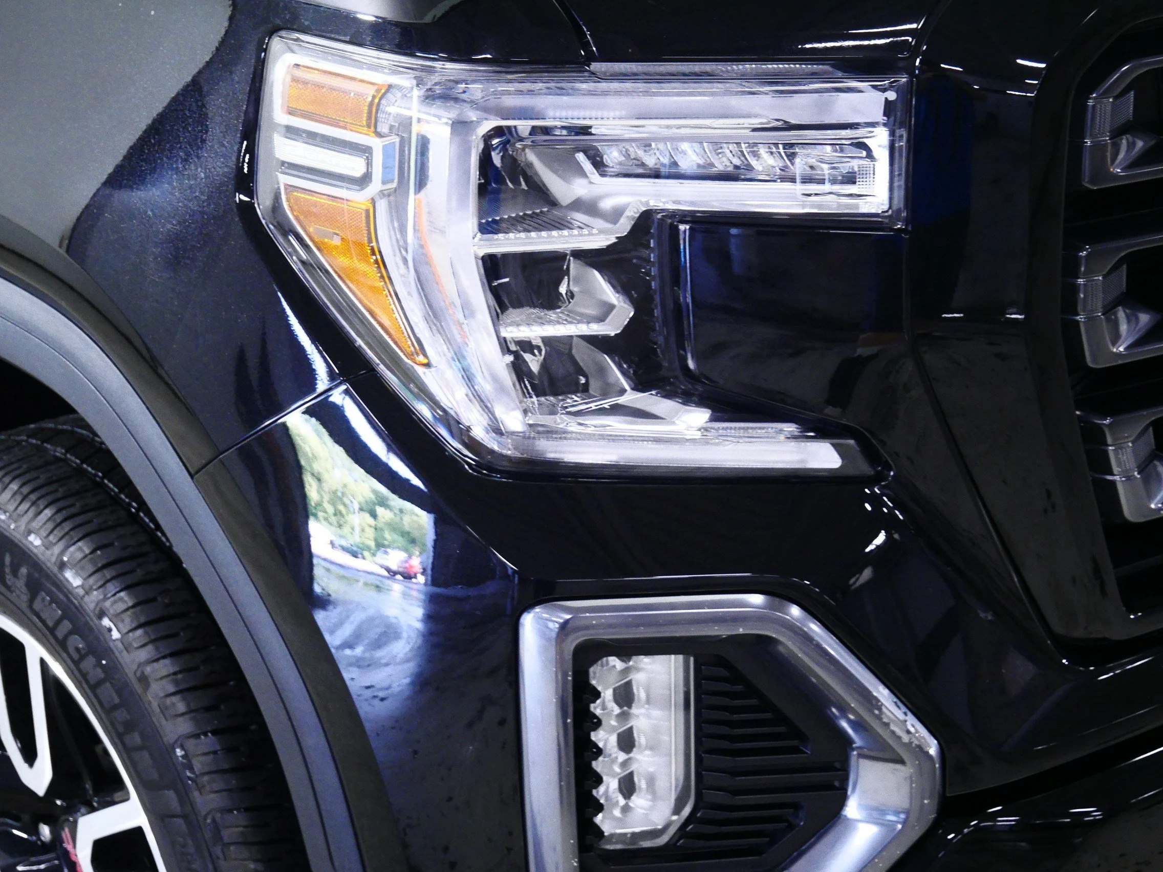 Used 2021 Ebony Twilight Metallic GMC AT4 image 16