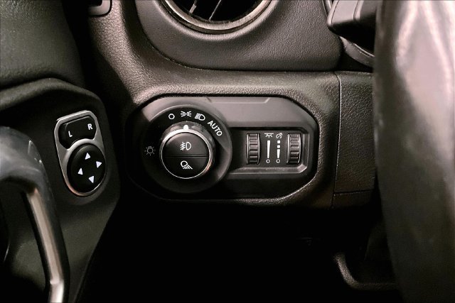 Used 2021 Black Clearcoat Jeep High Altitude image 38