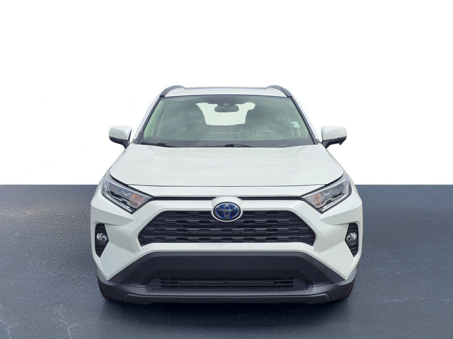 Used 2021 Blizzard Pearl Toyota Hybrid XLE Premium image 2