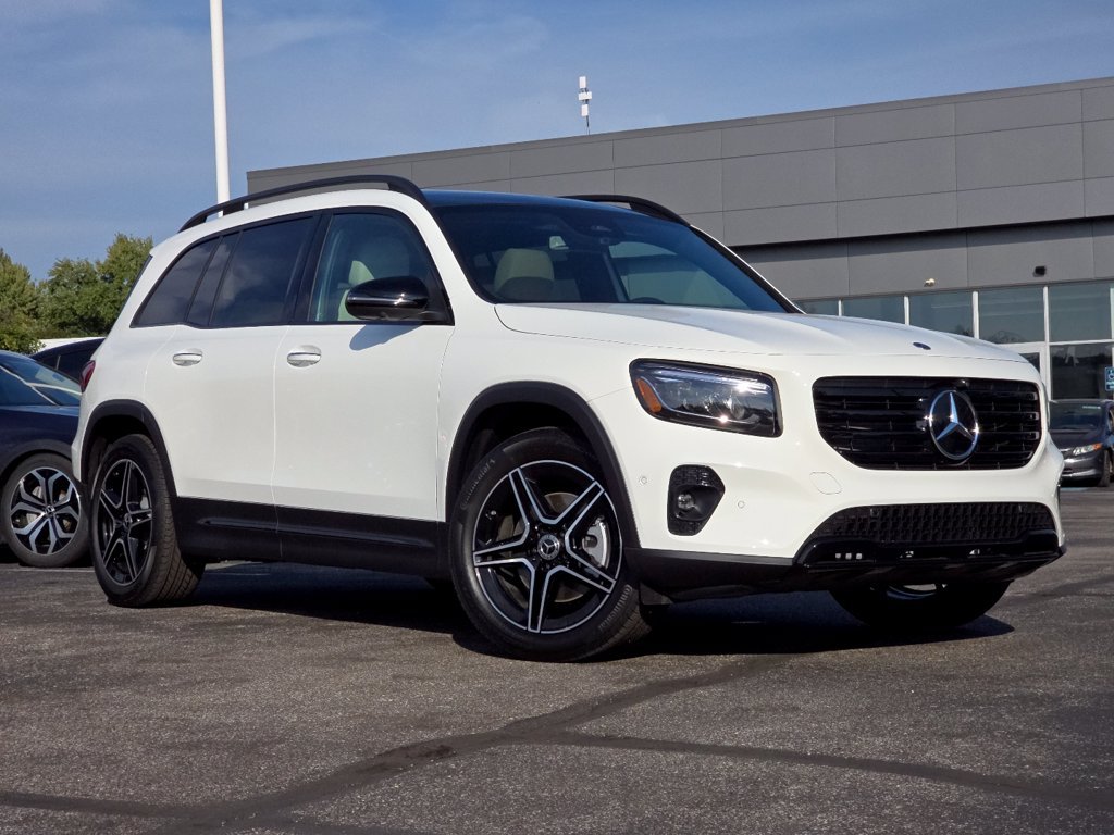 New 2026 Polar White Mercedes-Benz GLB 250 image 1