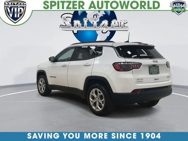 Used 2024 White Jeep Latitude image 8